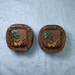 VINTAGE FAUX WOOD PUERTO RICO 2.5" SALT & PEPPER SHAKER SET Log Tropical Novelty